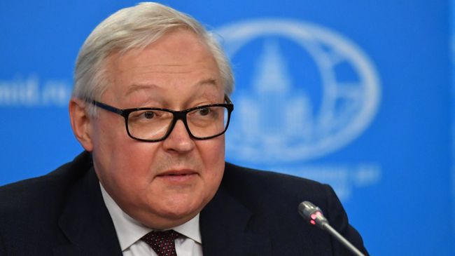 Заместитель министра иностранных дел РФ Сергей Рябков проводит брифинг по тематике Договора о ликвидации ракет средней и меньшей дальности Заместитель министра иностранных дел РФ Сергей Рябков проводит брифинг по тематике Договора о ликвидации ракет средней и меньшей дальности