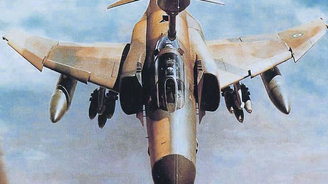 Истребитель иранский ВВС F-4 Phantom II Истребитель иранский ВВС F-4 Phantom II