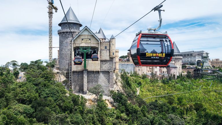Канатная дорога в Дананге, Вьетнам Канатная дорога в Дананге, Вьетнам