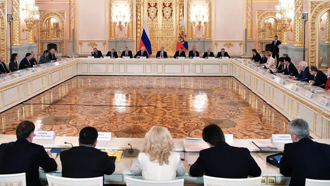 Президент РФ Владимир Путин проводит заседание Совета при президенте по науке и образованию. 27 ноября 2018 Президент РФ Владимир Путин проводит заседание Совета при президенте по науке и образованию. 27 ноября 2018