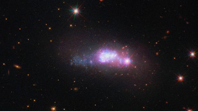 Карликовая галактика ESO 338-4, которая находится в созвездии Южной Короны Карликовая галактика ESO 338-4, которая находится в созвездии Южной Короны