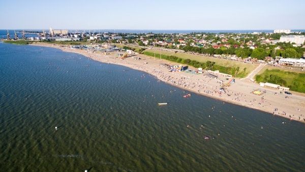 Город Ейск и пляжи на Ейской косе на Азовском море Город Ейск и пляжи на Ейской косе на Азовском море - РИА Новости, 1920, 08.09.2020