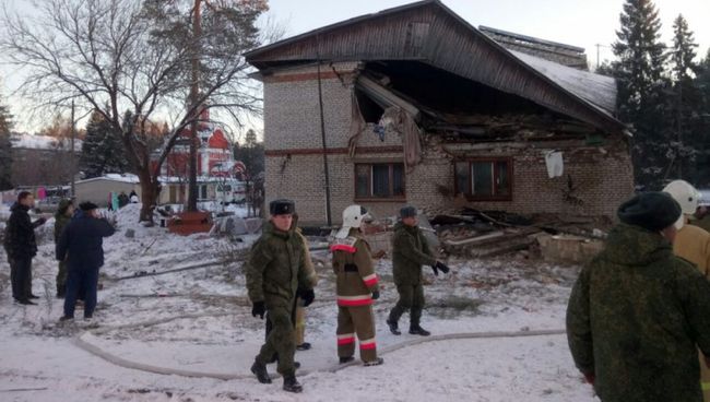 Последствия взрыва газа в двухэтажном доме в Киржачском районе Владимирской области. 28 ноября 2018 Последствия взрыва газа в двухэтажном доме в Киржачском районе Владимирской области. 28 ноября 2018