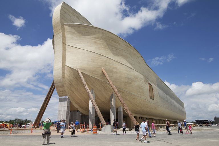 Реконструкция Ноева ковчега в тематическом парке Ark Encounter в Кентукки, США Реконструкция Ноева ковчега в тематическом парке Ark Encounter в Кентукки, США