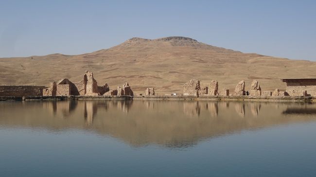 Гора Тахте Солейман в Иране Гора Тахте Солейман в Иране