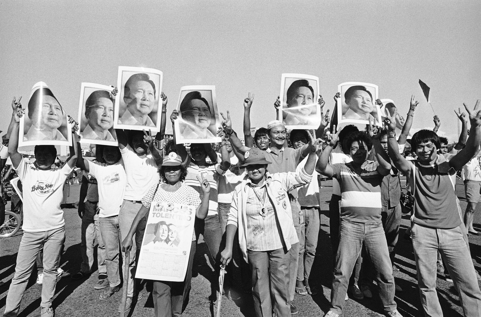Акция протеста против президента Филиппин Фердинанда Маркоса. 1986 год Акция протеста против президента Филиппин Фердинанда Маркоса. 1986 год - РИА Новости, 1920, 10.05.2022