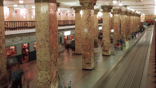 На станции Комсомольская радиальной линии Московского метрополитена На станции Комсомольская радиальной линии Московского метрополитена