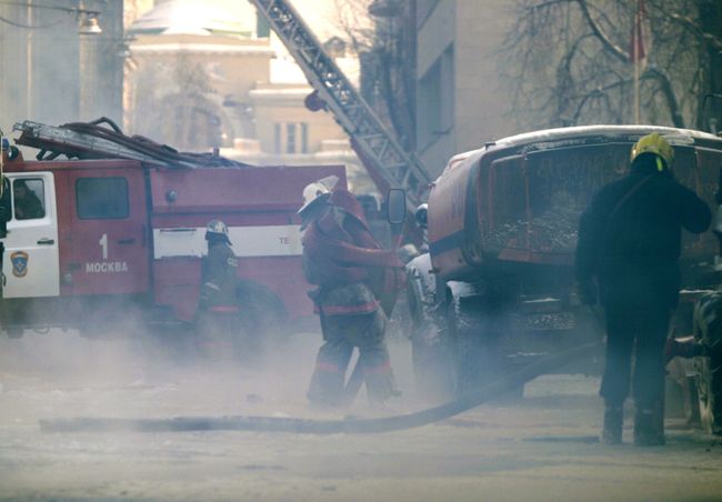 Тушение пожара в Москве Тушение пожара в Москве