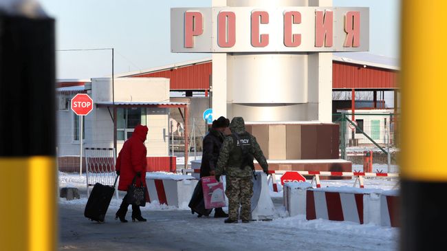 Контрольно-пропускной пункте Гоптовка на границе России и Украины Контрольно-пропускной пункте Гоптовка на границе России и Украины