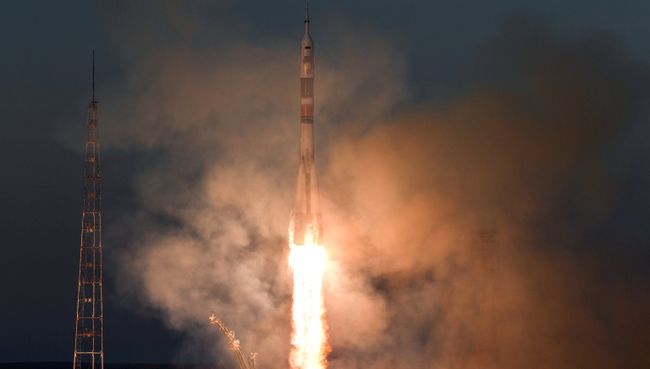 Старт ракеты-носителя Союз-ФГ с пилотируемым кораблем Союз МС-11. 3 декабря 2018