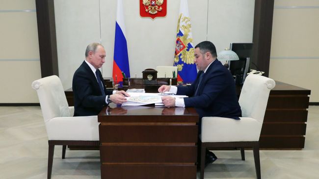 Президент РФ Владимир Путин и губернатор Тверской области Игорь Руденя во время встречи. 4 декабря 2018 Президент РФ Владимир Путин и губернатор Тверской области Игорь Руденя во время встречи. 4 декабря 2018