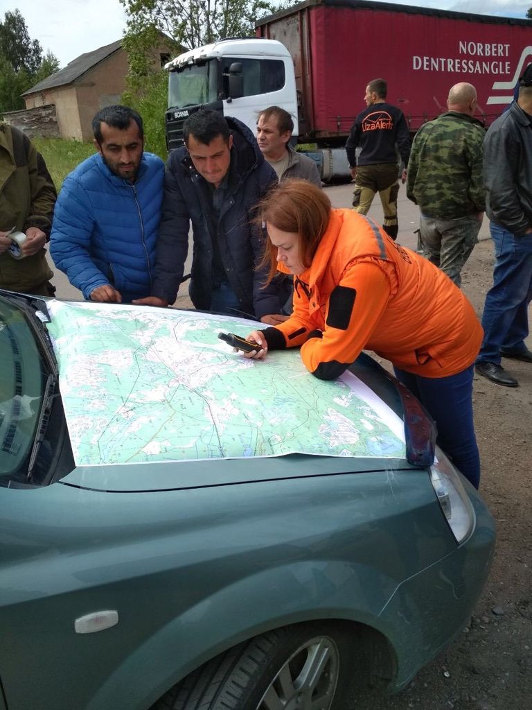 Волонтеры отряда Лиза Алерт в Санкт-Петербурге