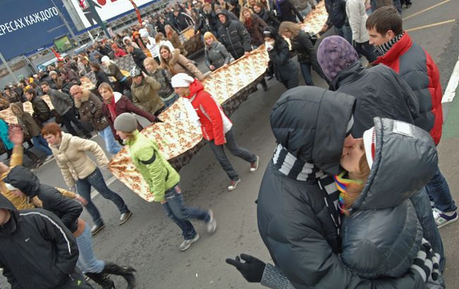 Акция Одеяло мира движения Наши