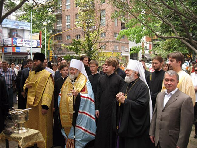 Богослужение прошло у памятника князю Владимиру в Буэнос-Айресе