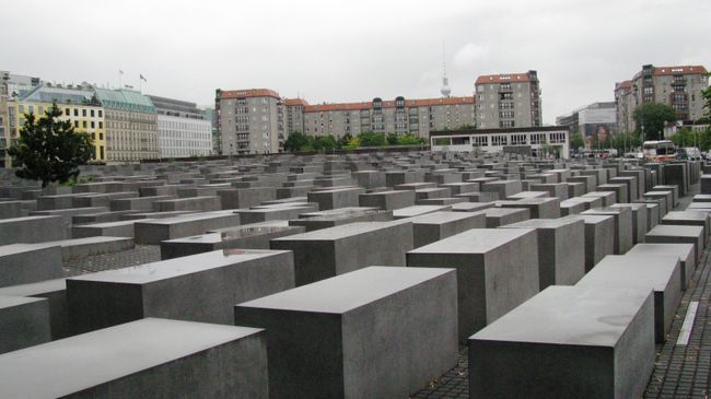 Памятник жертвам Холокоста в центре Берлина. Архивное фото Памятник жертвам Холокоста в центре Берлина. Архивное фото