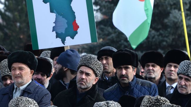 Митинг за отмену соглашения о границе между Ингушетией и Чечней Митинг за отмену соглашения о границе между Ингушетией и Чечней