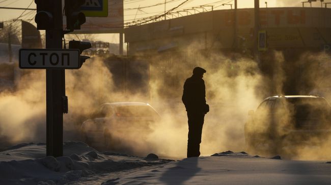 Мужчина на улице Фабричная в Новосибирске