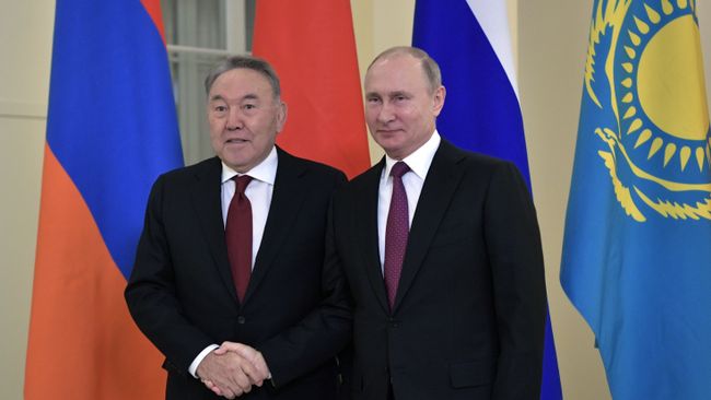 Президент РФ Владимир Путин и президент Казахстана Нурсултан Назарбаев Президент РФ Владимир Путин и президент Казахстана Нурсултан Назарбаев
