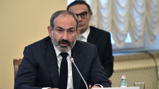 Исполняющий обязанности премьер-министра Армении Никол Пашинян на заседании Высшего Евразийского экономического совета в узком составе. 6 декабря 2018 Исполняющий обязанности премьер-министра Армении Никол Пашинян на заседании Высшего Евразийского экономического совета в узком составе. 6 декабря 2018