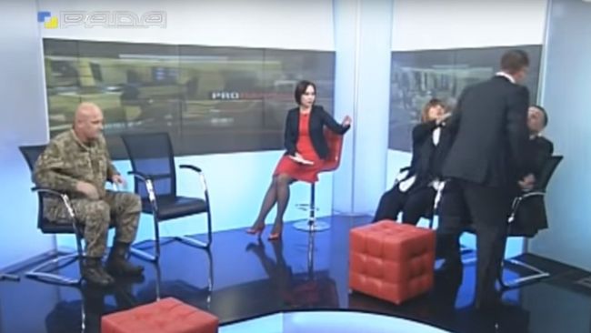 Драка депутатов Верховной рады Олега Барны и Юрия Левченко