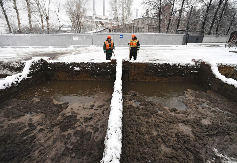 Работа снегоплавильного пункта Мосводостока 
