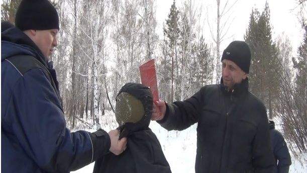 Попков рассказывает, как зарубил топором одну из жертв Попков рассказывает, как зарубил топором одну из жертв - РИА Новости, 1920, 04.10.2025