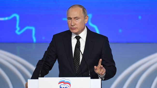 Президент РФ Владимир Путин на XVIII съезде Всероссийской политической партии Единая Россия. 8 декабря 2018 Президент РФ Владимир Путин на XVIII съезде Всероссийской политической партии Единая Россия. 8 декабря 2018