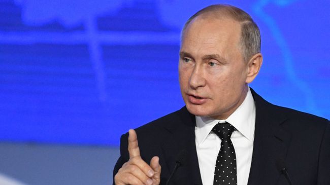 Президент РФ Владимир Путин на XVIII съезде Всероссийской политической партии Единая Россия. 8 декабря 2018 Президент РФ Владимир Путин на XVIII съезде Всероссийской политической партии Единая Россия. 8 декабря 2018