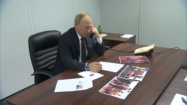 Кадры разговора Путина с девочкой по телефону Кадры разговора Путина с девочкой по телефону