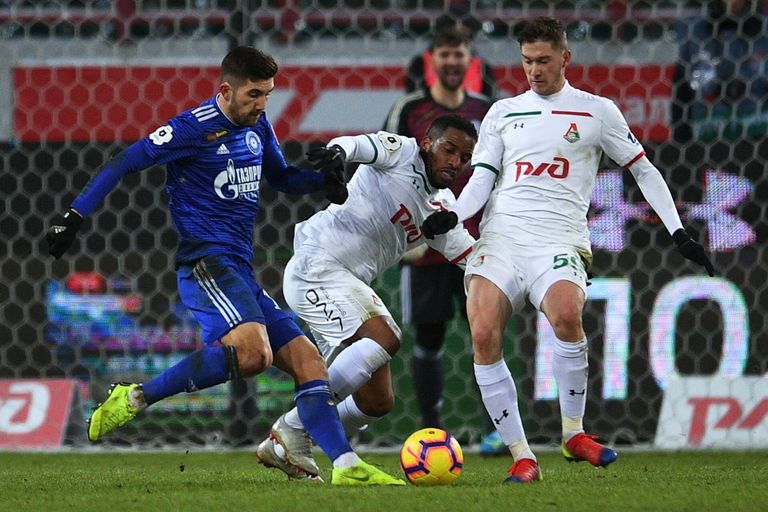 Игровой момент матча Локомотив - Оренбург