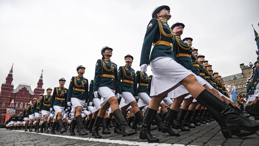 Военнослужащие парадных расчетов на генеральной репетиции военного парада на Красной площади, посвященного 73-й годовщине Победы в Великой Отечественной войне Военнослужащие парадных расчетов на генеральной репетиции военного парада на Красной площади, посвященного 73-й годовщине Победы в Великой Отечественной войне