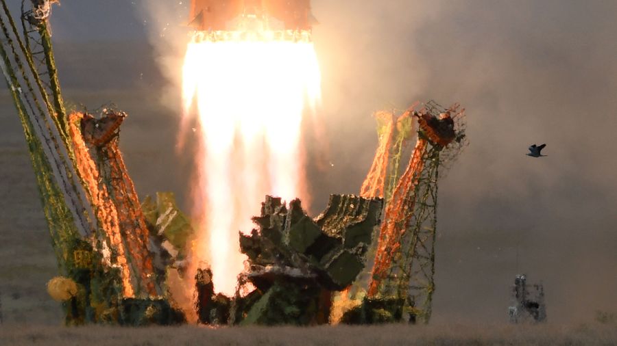 Пуск ракеты-носителя «Союз-ФГ» с пилотируемым кораблем «Союз МС-09» со стартового стола первой Гагаринской стартовой площадки космодрома Байконур Пуск ракеты-носителя «Союз-ФГ» с пилотируемым кораблем «Союз МС-09» со стартового стола первой Гагаринской стартовой площадки космодрома Байконур