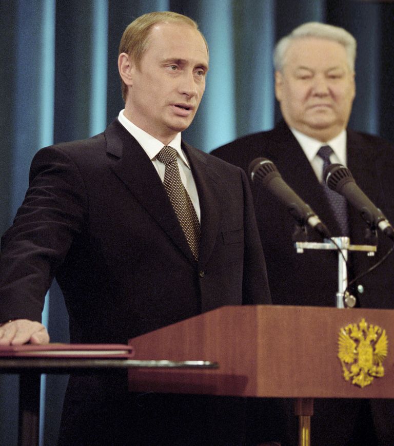 Владимир Путин дает присягу Президента Российской Федерации. Май 2000-го 