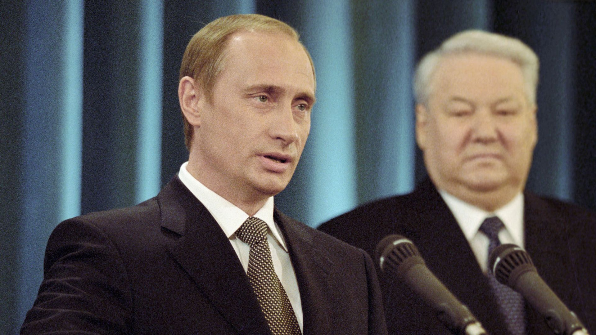 Владимир Путин дает присягу Президента Российской Федерации. Май 2000-го Владимир Путин дает присягу Президента Российской Федерации. Май 2000-го - РИА Новости, 1920, 07.05.2021