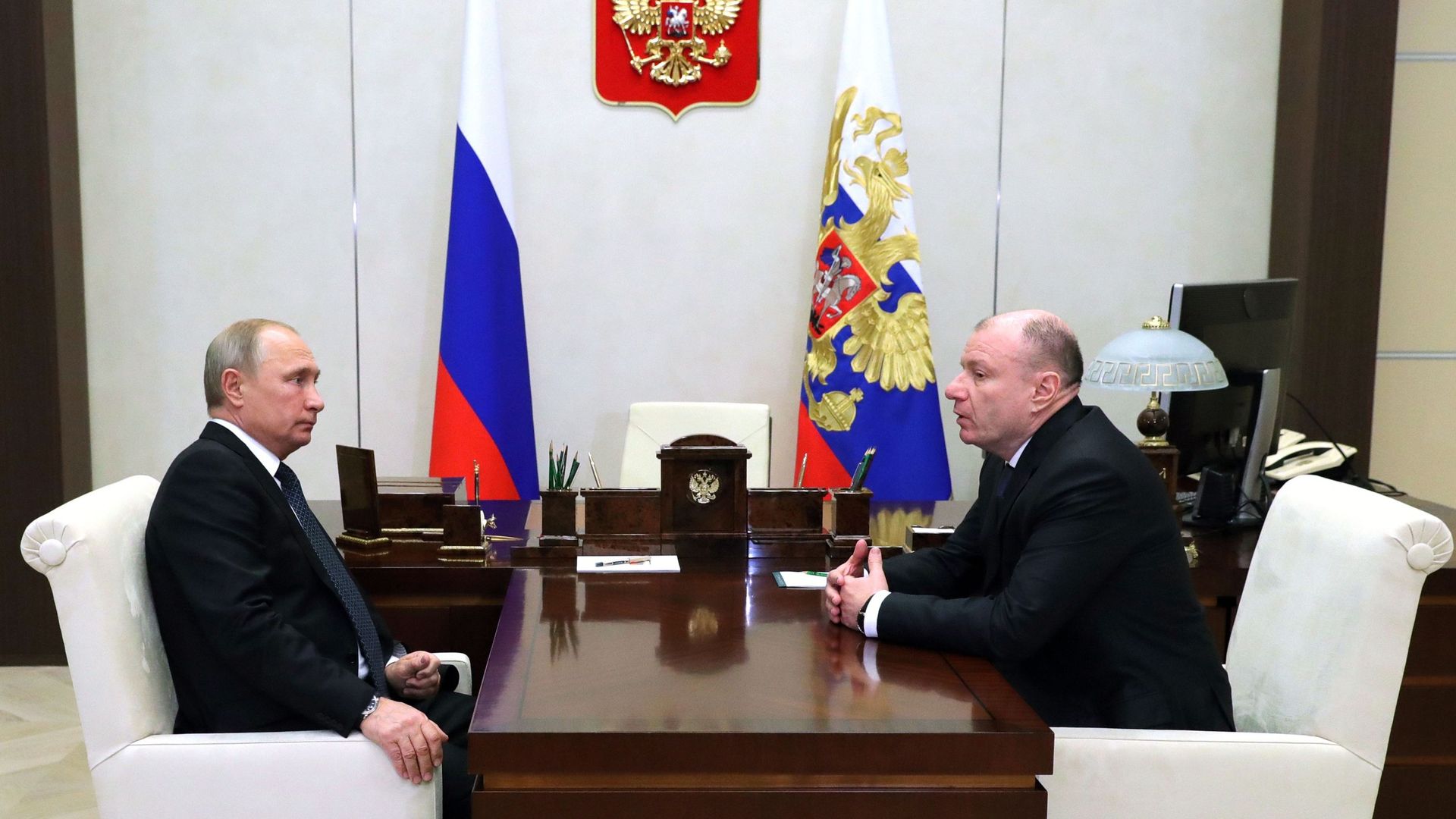 Президент Владимир Путин и глава компании ПАО ГМК Норильский никель Владимир Потанин - РИА Новости, 1920, 14.10.2025