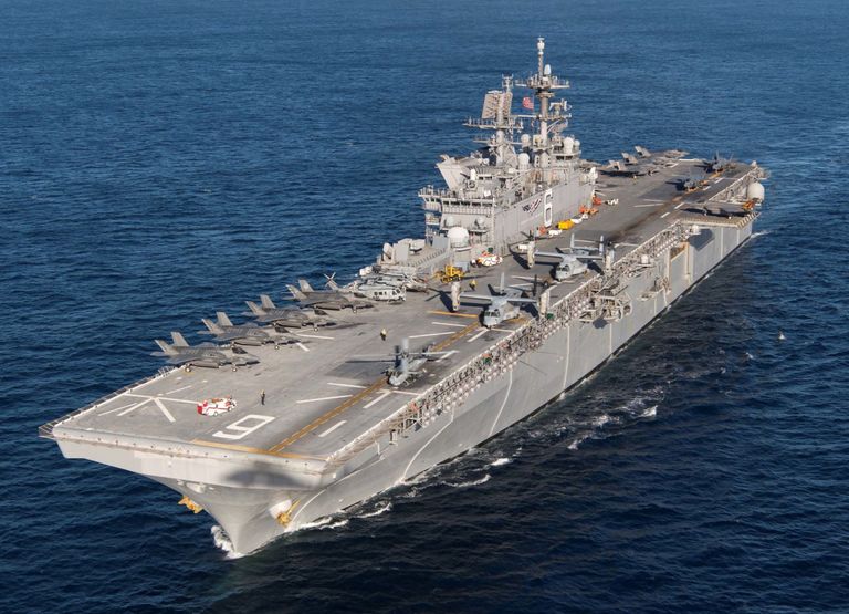Десантный корабль USS America (LHA-6) Десантный корабль USS America (LHA-6)