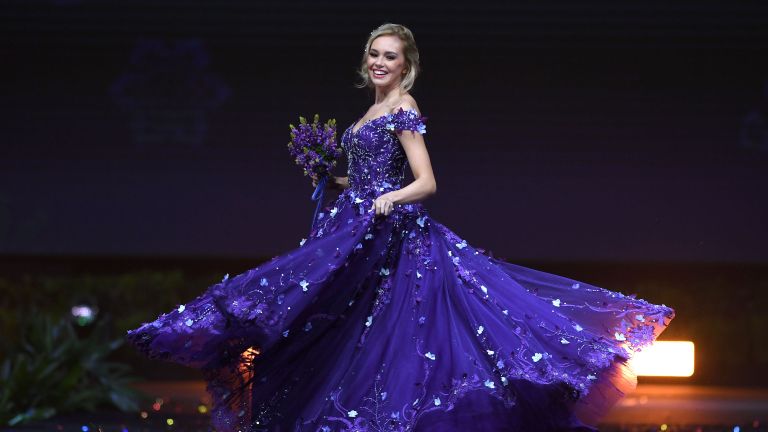 Показ национальных костюмов на конкурсе Мисс Вселенная 2018 Показ национальных костюмов на конкурсе Мисс Вселенная 2018