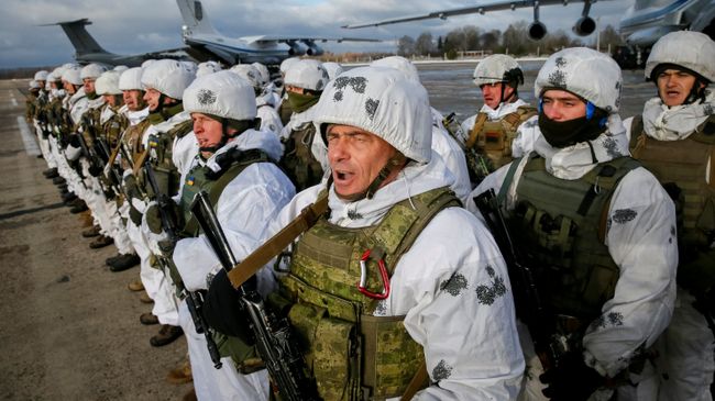 Украинские военнослужащие на военно-воздушной базе в районе Житомира перед передислокацией на восток Украины Украинские военнослужащие на военно-воздушной базе в районе Житомира перед передислокацией на восток Украины