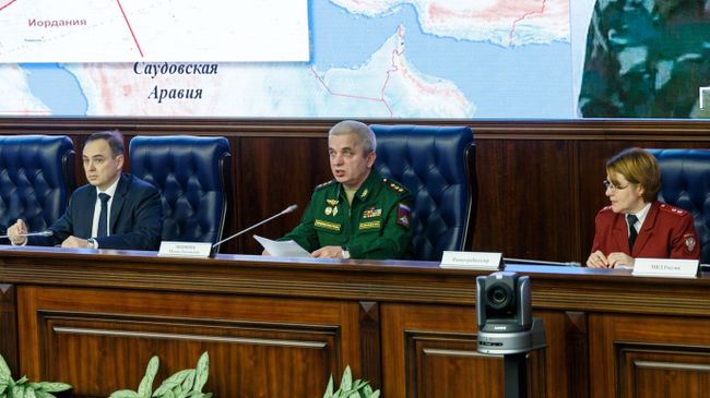 Начальник Национального центра управления обороной РФ Михаил Мизинцев на заседании Центра приема, распределения и размещения беженцев. 11 декабря 2018 Начальник Национального центра управления обороной РФ Михаил Мизинцев на заседании Центра приема, распределения и размещения беженцев. 11 декабря 2018