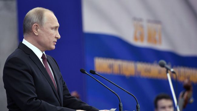 Владимир Путин выступает на торжественном приеме в честь празднования 25-летия принятия Конституции Российской Федерации. 12 декабря 2018 Владимир Путин выступает на торжественном приеме в честь празднования 25-летия принятия Конституции Российской Федерации. 12 декабря 2018