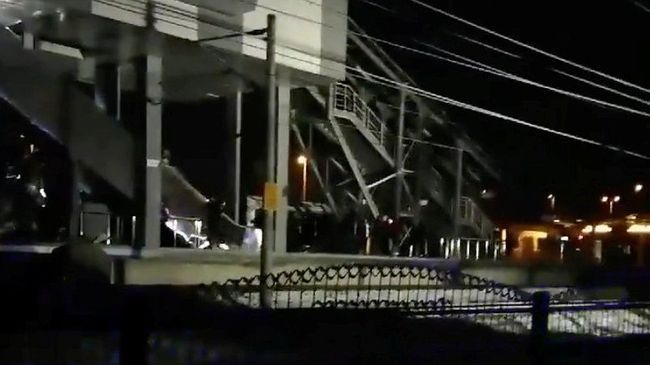 Крушение скоростного поезда в Анкаре, Турция. 13 декабря 2018 Крушение скоростного поезда в Анкаре, Турция. 13 декабря 2018