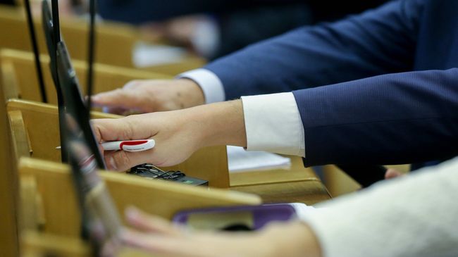 Голосование во время заседания Госдумы РФ Голосование во время заседания Госдумы РФ