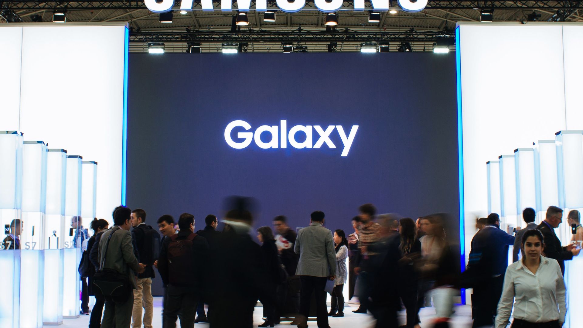 Стенд компании Samsung - РИА Новости, 1920, 17.02.2020