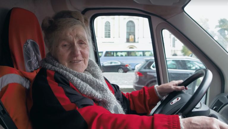 Петербурженка Галина Ивановна Яковлева за рулем Петербурженка Галина Ивановна Яковлева за рулем