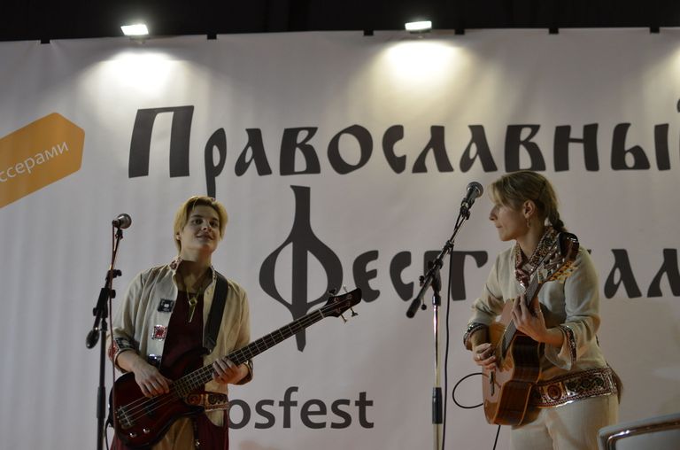 Солисты группы Тибитет на православном фестивале Артос в Сокольниках, Москва Солисты группы Тибитет на православном фестивале Артос в Сокольниках, Москва