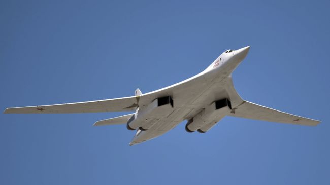Cтратегический бомбардировщик-ракетоносец Ту-160