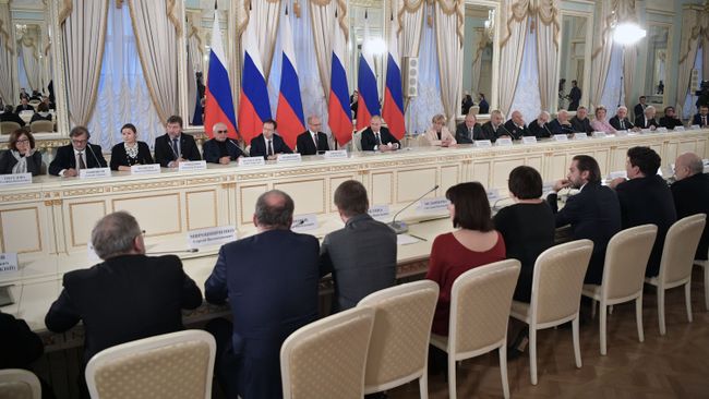 Президент РФ Владимир Путин на заседании Совета при президенте РФ по культуре и искусству.15 декабря 2018 Президент РФ Владимир Путин на заседании Совета при президенте РФ по культуре и искусству.15 декабря 2018