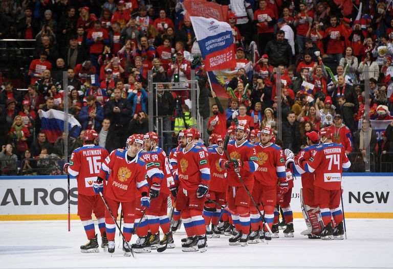 Хоккеисты сборной России после матча Хоккеисты сборной России после матча