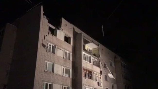 Пятиэтажный дом на улице Карла Маркса в Вологде, пострадавший от взрыва бытового газа. 16 декабря 2018 Пятиэтажный дом на улице Карла Маркса в Вологде, пострадавший от взрыва бытового газа. 16 декабря 2018