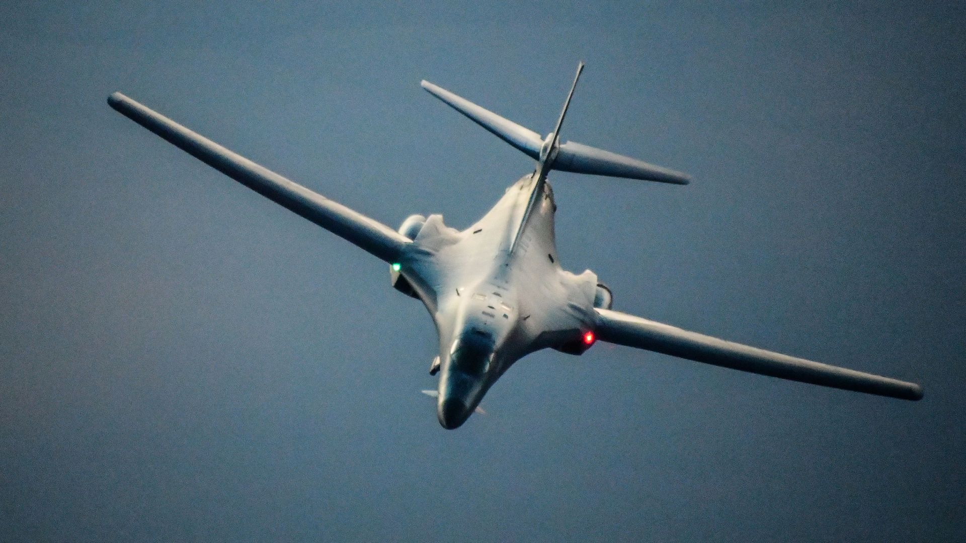 Бобмардировщик ВВС США B-1B Lancer в небе над Сирией Бобмардировщик ВВС США B-1B Lancer в небе над Сирией - РИА Новости, 1920, 28.10.2021